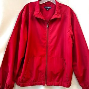 Men’s full zip windbreaker. Medium
Wash, hang dry
Deep red-maroon